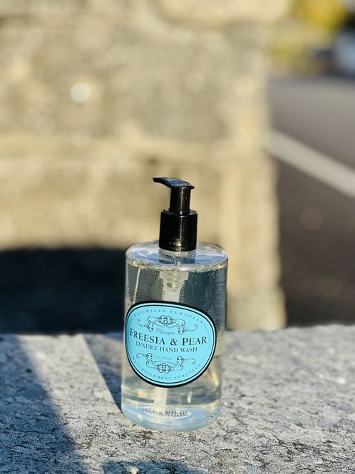 Hovedbilde FREESIA OG PEAR HAND WASH 500 ml